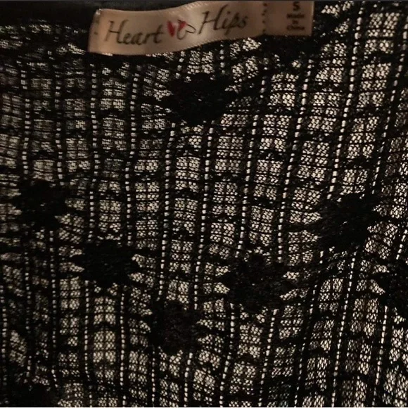 S | Heart and Hips floral black cropped tank top blouse with tie front - Picture 3 of 4